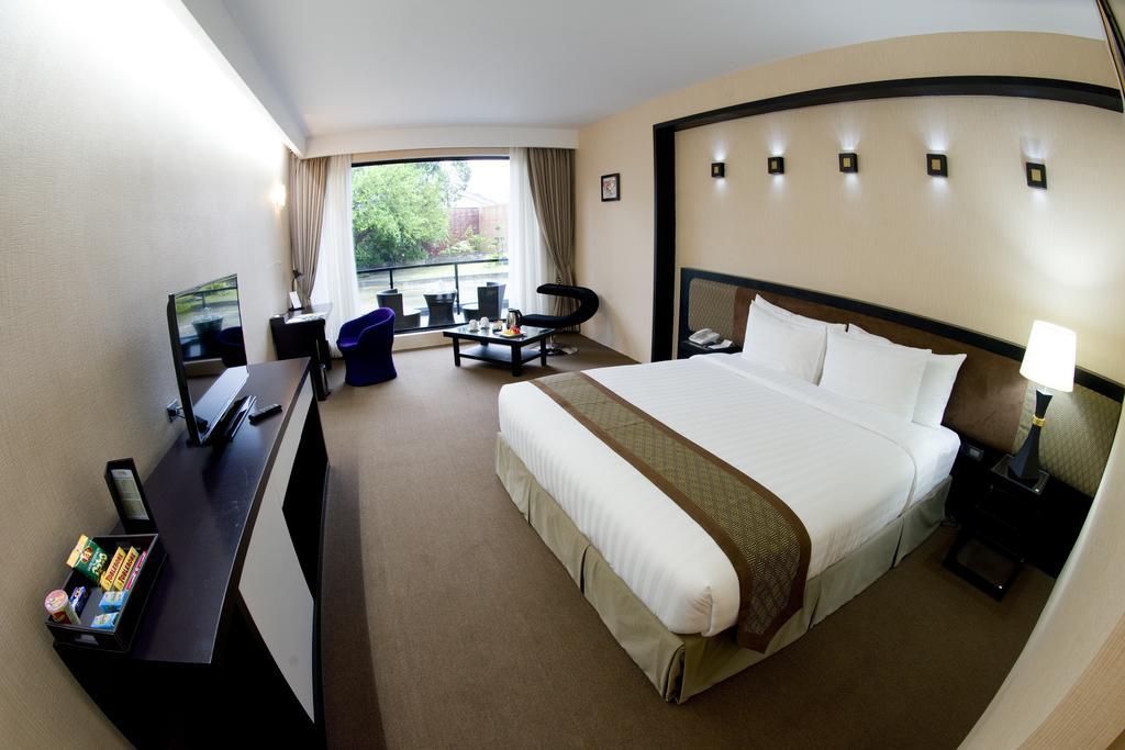 Avenue 64 Hotel Yangon Zimmer foto