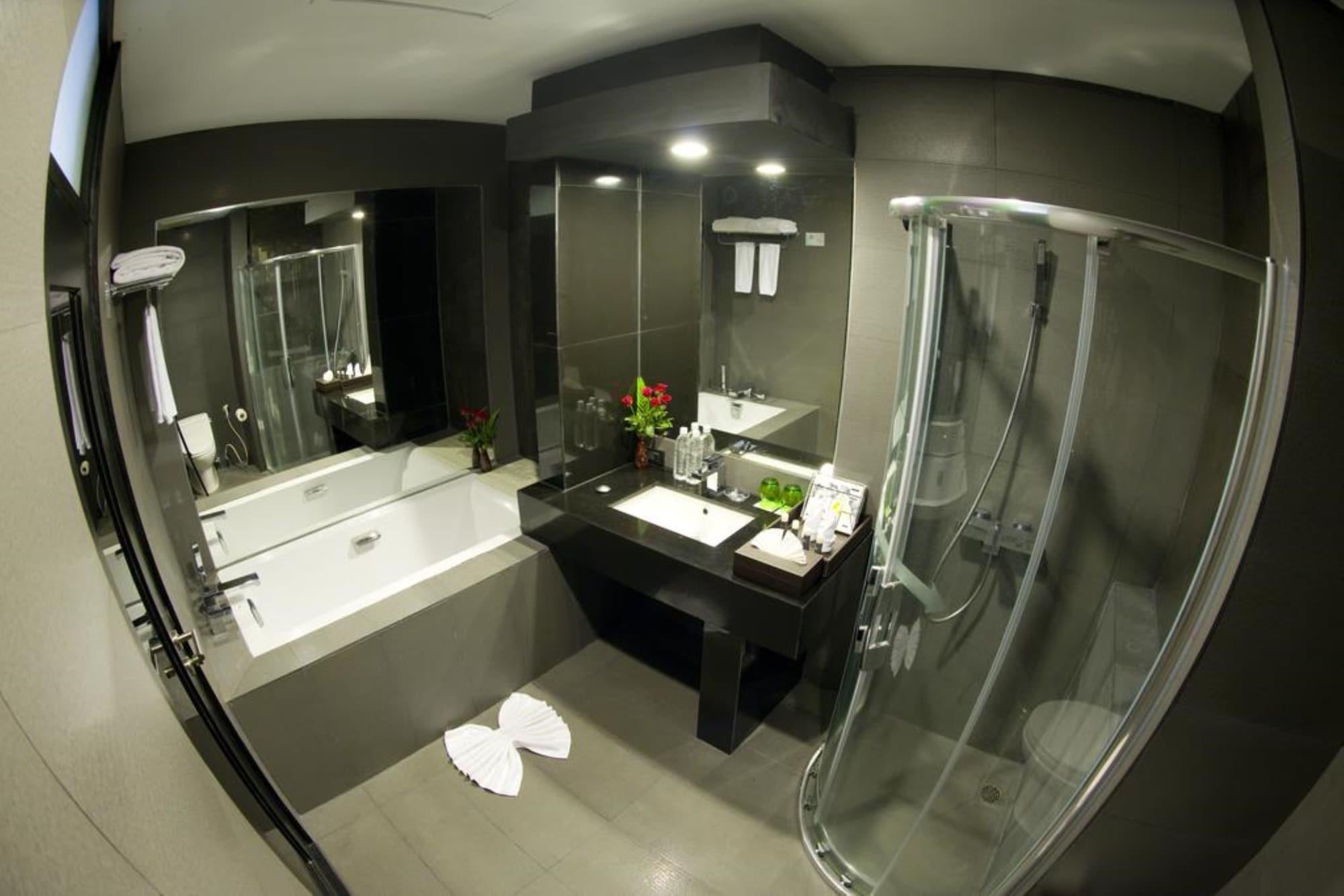 Avenue 64 Hotel Yangon Exterior foto