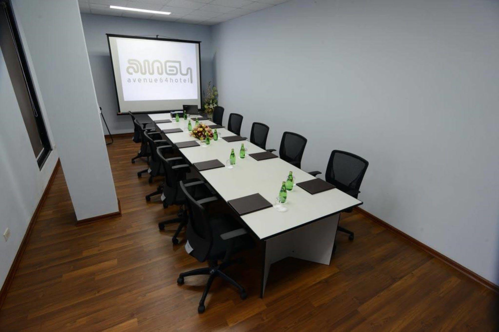 Avenue 64 Hotel Yangon Exterior foto